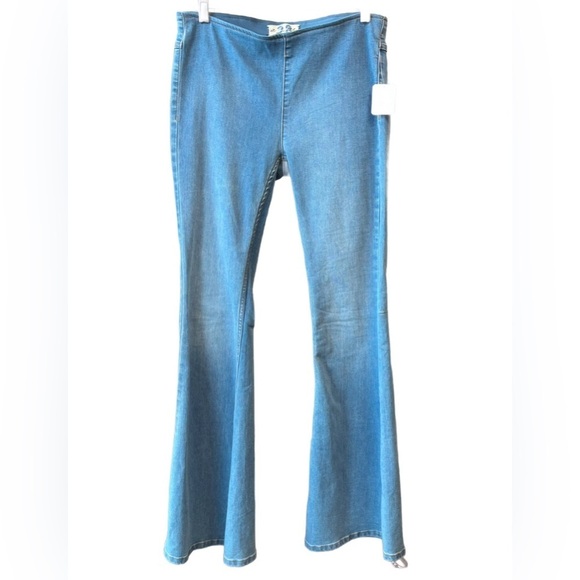 Free People NWT We The Free “Penny Pull on Flare Jeans” in Sapphire! Cotton - Picture 5 of 10